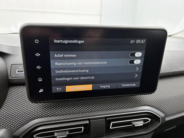 Dacia SANDERO 1.0 TCe 90 PK Expression | Parkeersensoren Achter | Licht- en Regensensor | Cruise Control & Snelheidsbegrenzer | LED-Verlichting | Airconditioning | DAB-Radio | Apple Carplay & Android Auto
