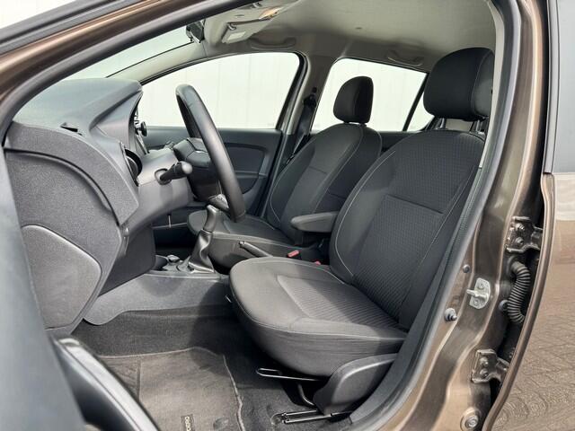 Dacia SANDERO 0.9 TCe Laureate met Navigatie, Cruise Controle, DAB, Airconditioning