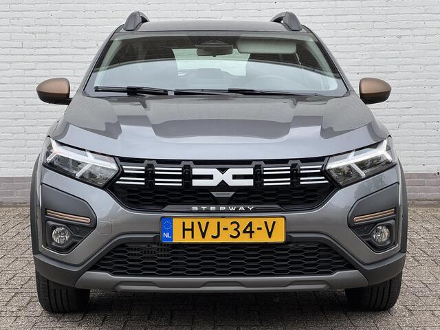 Dacia SANDERO Stepway 1.0 TCe 110 Extreme / Demo / Camera / Navi / Cruise / Clima / Parkeersensoren / Dodehoek Detectie / DAB / NAP / LED /
