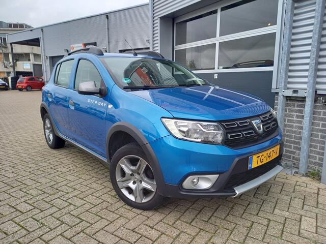 Dacia SANDERO 0.9 TCe SL Stepway - 1E EIGENAAR - NL AUTO -TREKHAAK - PARKEERSENSOREN - AIRCO - CRUISE - NAVI - BLUETOOTH -