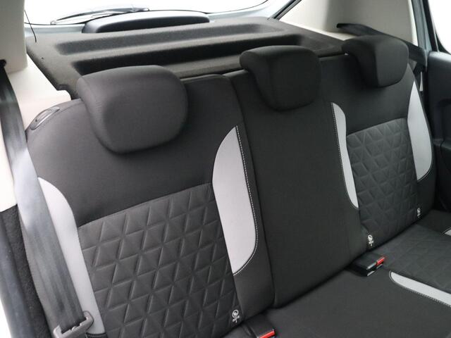 Dacia SANDERO TCe Bi-Fuel 90pk Stepway Lauréate | Parkeersensoren | Navigatie | Airco | Cruise control |