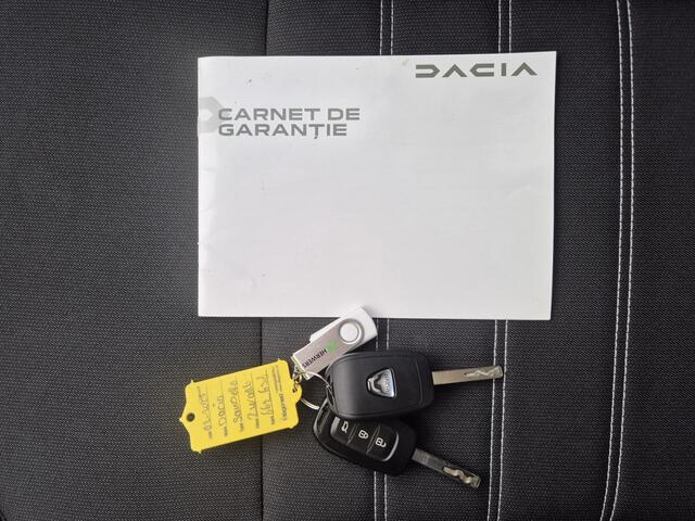 Dacia SANDERO Stepway 1.0 TCe 90 Comfort Handgeschakeld / Navigatie via Apple Carplay of Android Auto / Cruise control / Parkeersensoren achter / Climate control /