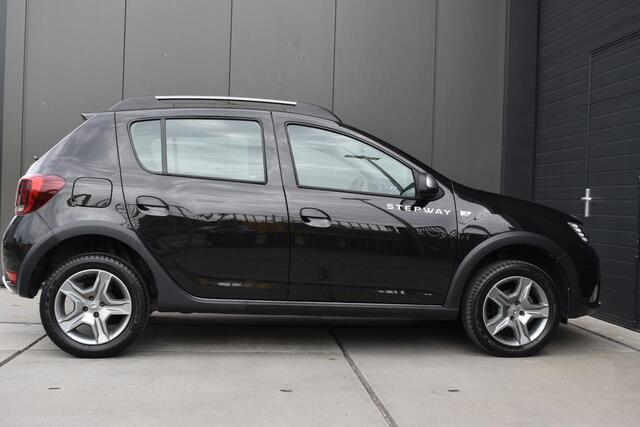 Dacia SANDERO Stepway TCe 90 Laureate | NAVI | AIRCO | CRUISE CONTROL | PDC