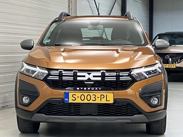 Dacia SANDERO Stepway 1.0 TCe 90 Expression / Eerste Eigenaar / Dealer Onderhouden / Elektrisch Schuif/Kanteldak / Trekhaak 1100 KG / All Seasonbanden / Stoelverwarming / Climate Control / Cruise Control /