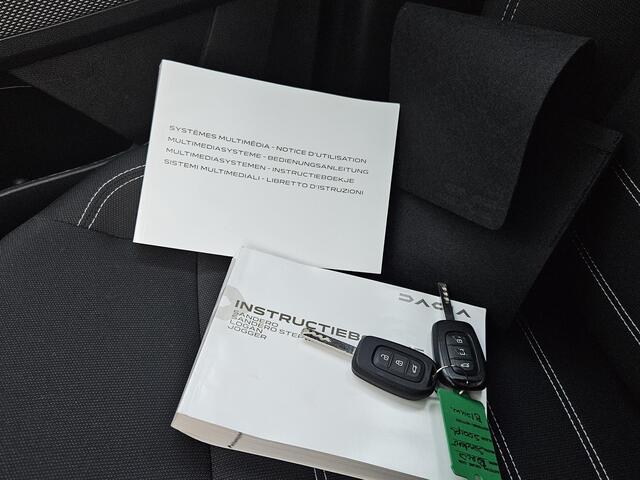 Dacia SANDERO 1.0 ECO-G Expression / 1e Eigenaar / Trekhaak / Apple Carplay & Android Auto / Climate Control / Lichtmetalen Velgen / Parkeersensoren / Airco / Cruise Control /