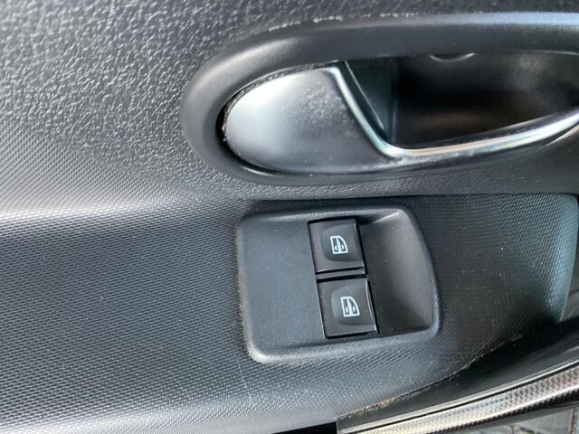 Dacia SANDERO 1.0 TCe Bi-Fuel Comfort CENTRALE PORTIERVERGRENDELING / NAVIGATIE / BLEUTOOTH / AIRCONDITIONING /