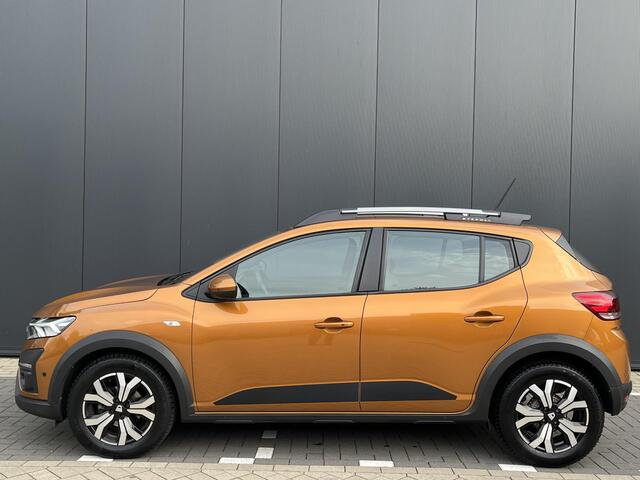 Dacia SANDERO Stepway TCe 100 Bi-Fuel Comfort | NAVI | CLIAMTE EN CRUISE CONTROL | 1E EIGENAAR | DEALER ONDERHOUDEN | APPL ECARPLAY EN ANDROID AUTO | DODEHOEK DETECTIE | SENSOREN V+A | CAMERA | ALL SEASONBANDEN |