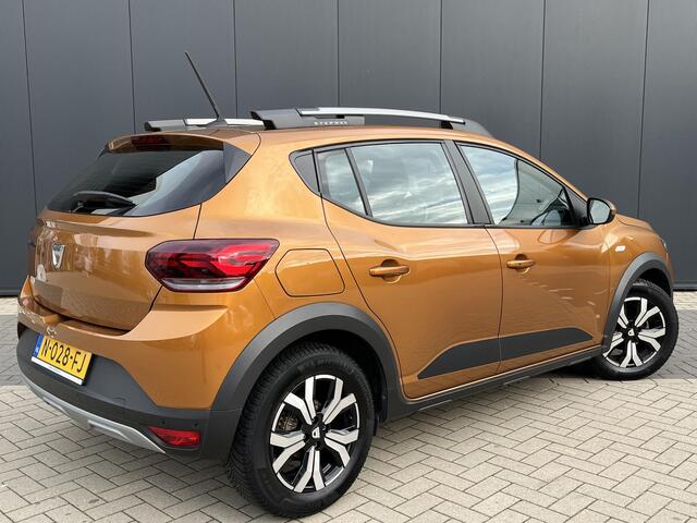 Dacia SANDERO Stepway TCe 100 Bi-Fuel Comfort | NAVI | CLIAMTE EN CRUISE CONTROL | 1E EIGENAAR | DEALER ONDERHOUDEN | APPL ECARPLAY EN ANDROID AUTO | DODEHOEK DETECTIE | SENSOREN V+A | CAMERA | ALL SEASONBANDEN |
