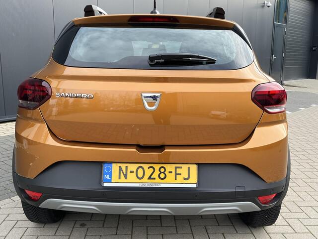 Dacia SANDERO Stepway TCe 100 Bi-Fuel Comfort | NAVI | CLIAMTE EN CRUISE CONTROL | 1E EIGENAAR | DEALER ONDERHOUDEN | APPL ECARPLAY EN ANDROID AUTO | DODEHOEK DETECTIE | SENSOREN V+A | CAMERA | ALL SEASONBANDEN |