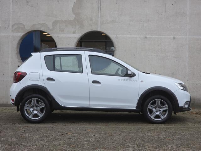 Dacia SANDERO 0.9 TCe Stepway Laureate | Automaat | 1e Eigenaar | Navigatie | Parkeersensoren achter | Bluetooth | Cruise Control