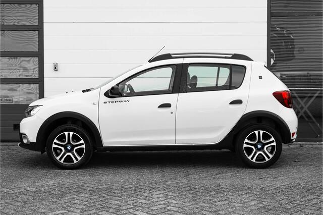 Dacia SANDERO Stepway 1.0 TCe Bi-Fuel Stepway Serie Limitee 15th Anniv. | ECC | Camera achteruit | NAVI | | incl. Bovag rijklaarpakket met 12 maanden garantie | Apple car play |