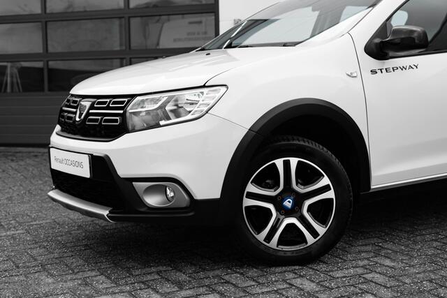 Dacia SANDERO Stepway 1.0 TCe Bi-Fuel Stepway Serie Limitee 15th Anniv. | ECC | Camera achteruit | NAVI | | incl. Bovag rijklaarpakket met 12 maanden garantie | Apple car play |