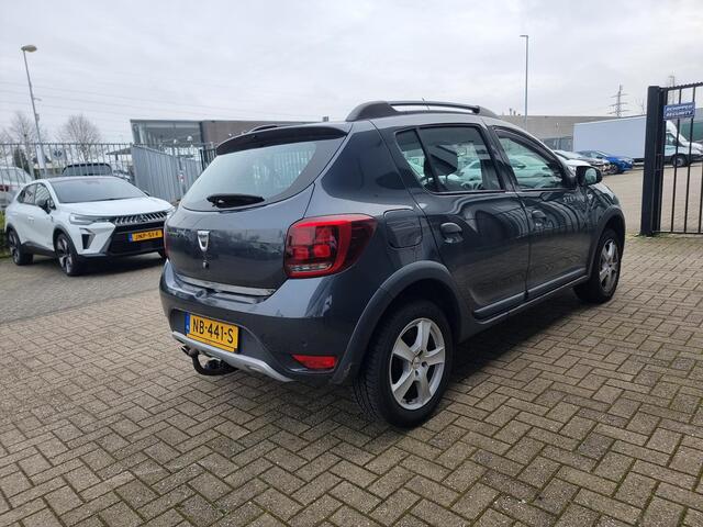 Dacia SANDERO TCe 90 Stepway Laureate | Navigatie | Trekhaak | Licht metalen velgen |