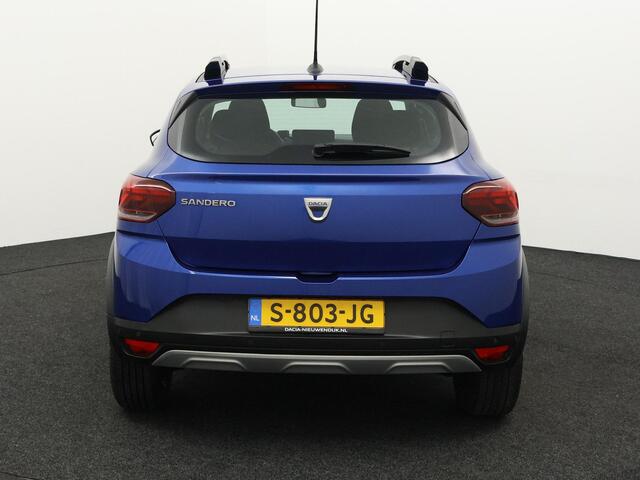 Dacia SANDERO Stepway 1.0 TCe 90 Comfort PARKEERSENSOREN + CAMERA / NAVIGATIE / DODEHOEK DETECTIE /