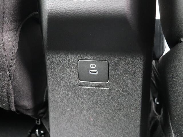 Dacia SANDERO Expression TCe 100 | Bekleding 'Expression' | Cruise Control en snelheidsbegrenzer | Dagrijverlichting