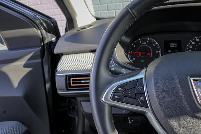 Dacia SANDERO Stepway 1.0 TCe 90 Expression CRUISE / KEYLESS / NAVI / CAMERA.