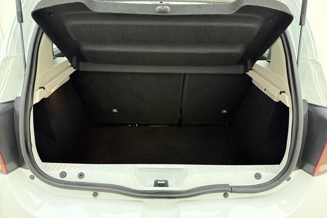 Dacia SANDERO 0.9 TCe Bi-Fuel Laureate 90 PK | Handgeschakeld | Airco | Navigatie | Radio | USB | AUX | Elektrische ramen |