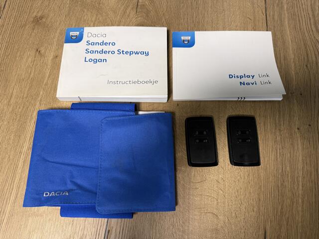 Dacia SANDERO 1.0 TCe 90 Essential | Navi | Clima | All Seasons |