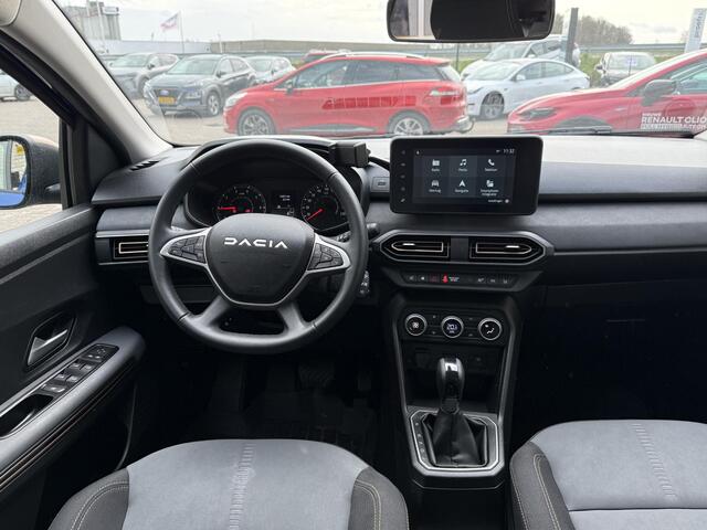 Dacia SANDERO 1.0 TCe 90 Comfort | Navigatie | Achteruitrijcamera | Climate Control | Stoelverwarming | Dodehoek detectie | LED | DAB | Cruise Control | Lichtmetaal |