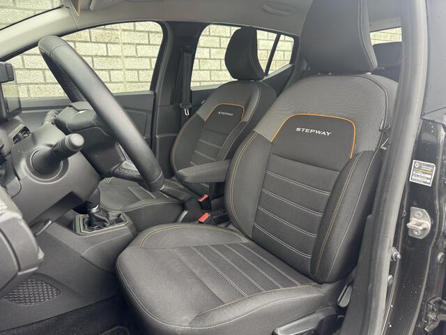 Dacia SANDERO Stepway 1.0 TCe 90 Comfort | Automaat | Achteruitrijcamera | Stoelverwarming | Apple CarPlay / Android Auto |