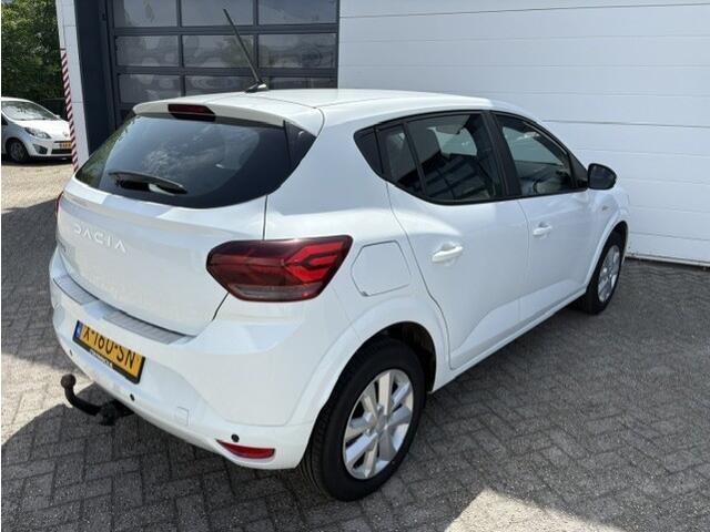 Dacia SANDERO 1.0 TCe 100 PK ECO-G Expression | Trekhaak | Parkeersensoren achter | Apple car Play | Lage km stand |