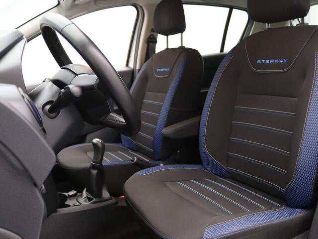 Dacia SANDERO TCe Bi-Fuel Stepway Serie Limitee 15th Anniv. 100pk Camera | Cruise | Navi | Parkeersens. achter | Trekhaak afneembaar.