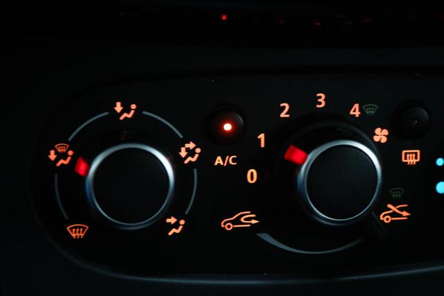 Dacia SANDERO 0.9 TCe SL Stepway | PARKEER PACK | AIRCO | CRUISE CONTROL | BLUETOOTH | NAVIGATIE | CAMERA | TREKHAAK