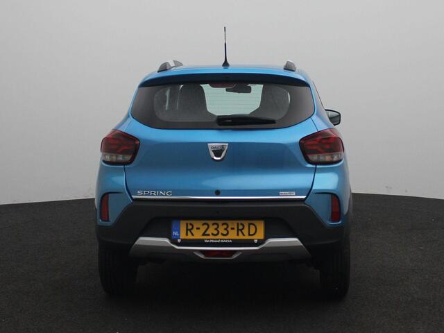 Dacia Spring Comfort 27 kWh | Airco | DC Lader met een maximaal vermogen van 30kW | Parkeersensoren achter met sonische weergave | Metaalkleur |