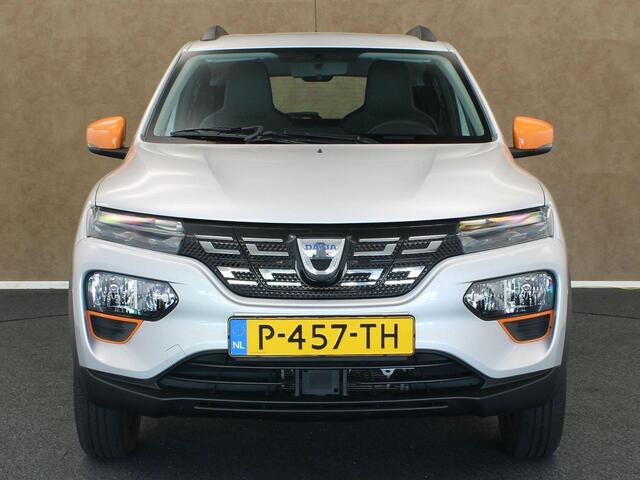 Dacia Spring Comfort Plus (Orange Pack) 27 kWh - ORIGINEEL NEDERLANDSE AUTO - ACHTERUITRIJ CAMERA - NAVIGATIE - PARKEERSENSOREN ACHTER - AIRCO - APPLE CARPLAY/ANDROID AUTO - SNELHEIDSBEGRENZER