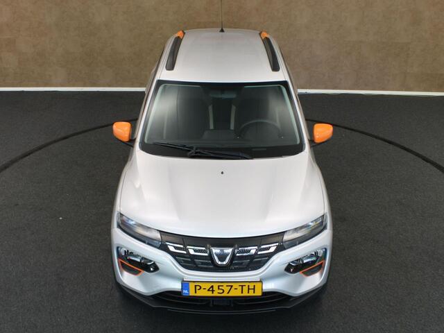 Dacia Spring Comfort Plus (Orange Pack) 27 kWh - ORIGINEEL NEDERLANDSE AUTO - ACHTERUITRIJ CAMERA - NAVIGATIE - PARKEERSENSOREN ACHTER - AIRCO - APPLE CARPLAY/ANDROID AUTO - SNELHEIDSBEGRENZER