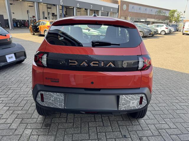 Dacia Spring Extreme 65 26.8 kWh / Achteruitrij camera / Android & Apple carplay / Parkeersensoren achter /