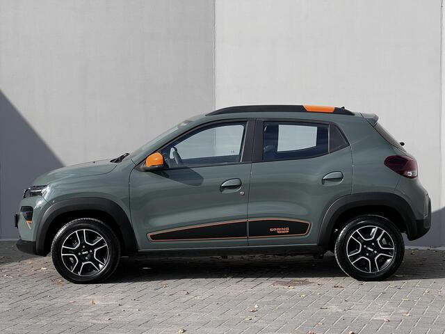 Dacia Spring Expression 27 kWh Automaat / Dealer onderhouden / Facelift model / Navigatie / Apple CarPlay / Camera / Airco /