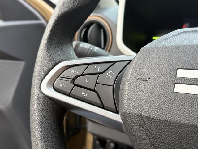 Dacia Spring Extreme 65 26.8 kWh l Snel Laden l Parkeersensoren l Navi l Camera l AppleCarplay