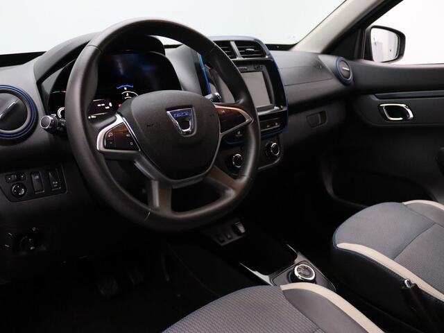 Dacia Spring Comfort Plus (Orange Pack) 27 kWh Automaat Airco | Camera | Navi | Parkeersens. achter