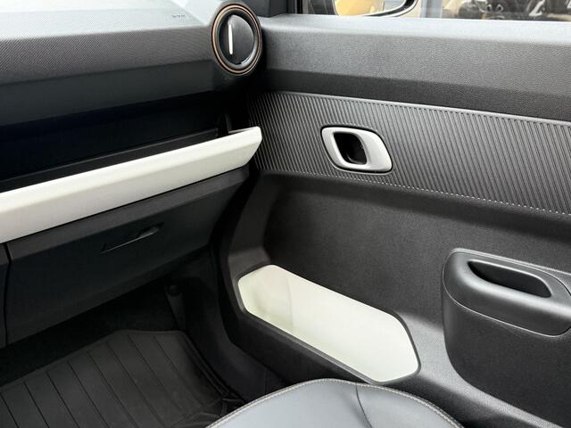 Dacia Spring Extreme 65 26.8 kWh l Snel Laden l Parkeersensoren l Navi l Camera l AppleCarplay