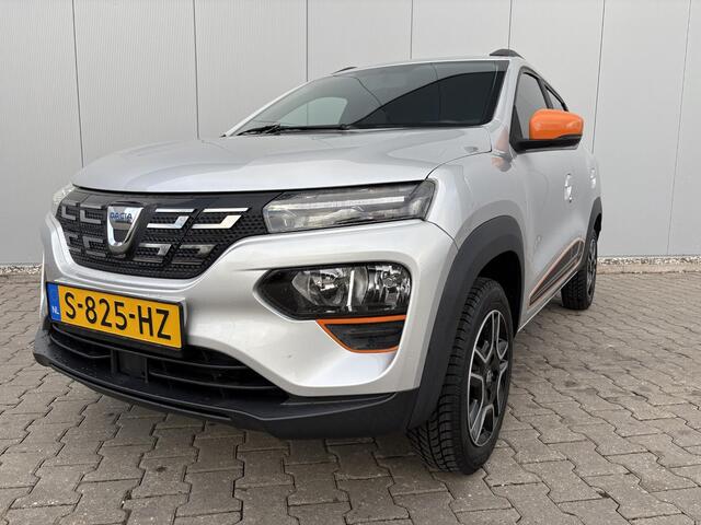 Dacia Spring Comfort Plus (Orange Pack) 27 kWh / Airco / Navigatie / Achteruitrijcamera / Lederen bekleding /