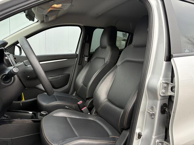 Dacia Spring Comfort Plus (Orange Pack) 27 kWh / Airco / Navigatie / Achteruitrijcamera / Lederen bekleding /