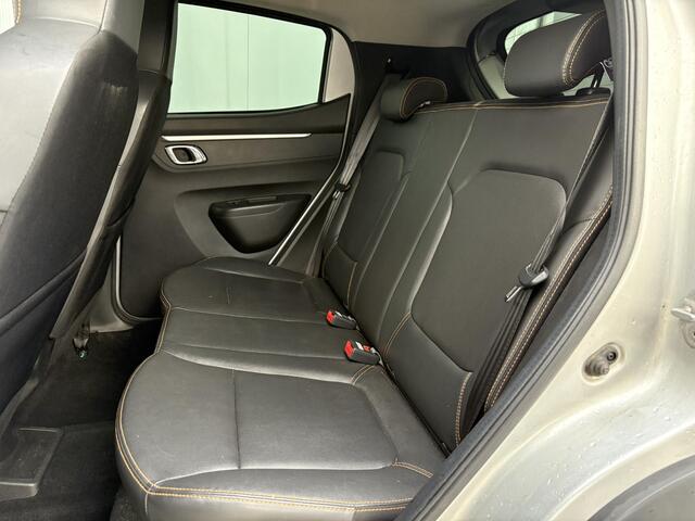 Dacia Spring Comfort Plus (Orange Pack) 27 kWh / Airco / Navigatie / Achteruitrijcamera / Lederen bekleding /