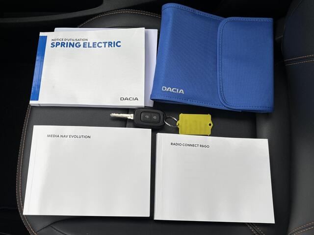 Dacia Spring Expression 27 kWh Automaat / SOH Accu 93% / Lederen Bekleding / Camera / Parkeersensoren Achter / Airco /