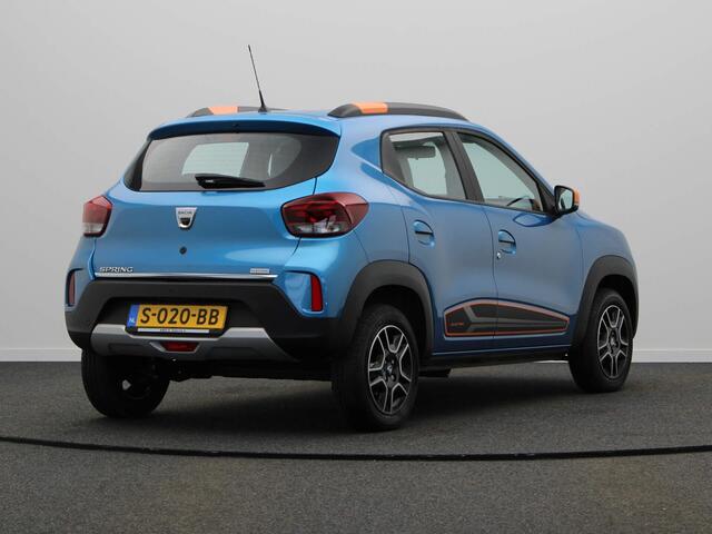 Dacia Spring Comfort Plus 27 kWh | Achteruitrijcamera | Lederen Bekleding | Apple Carplay & Android Auto | Navigatie |