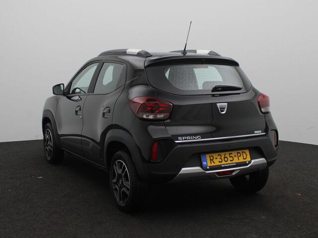 Dacia Spring Comfort Plus (Orange Pack) 27 kWh | Automaat | Airco | Medianav met DAB en Apple CarPlay & Android Auto | Lichtmetalen velgen | Metaalkleur |