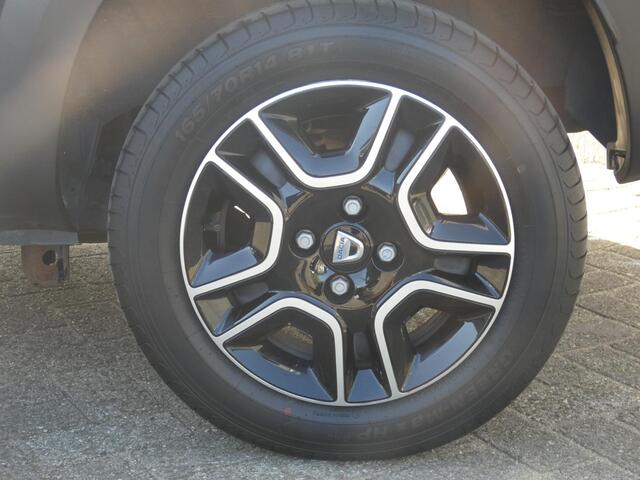 Dacia Spring Comfort Plus 27 kWh | NAVIGATIE |