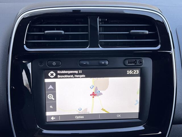 Dacia Spring Expression 27 kWh Automaat / Fabrieksgarantie tot 09-2026 < 100.000 km / Accu SoH 94 % / CCS snel laden / WLTP 230 km, stad 314 km / Navigatie / Leder / Camera / Apple Carplay Android /