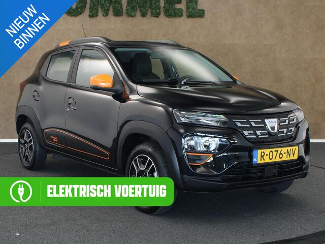 Dacia Spring Comfort Plus 27 kWh SOH 93% !!! - ORIGINEEL NEDERLANDSE AUTO - AFKOMSTIG VAN 1E EIGENAAR - NAVIGATIE - CAMERA - AIRCO - 2 LAADKABELS - RESERVEWIEL - PARKEERSENSOREN ACHTER - DAKRAILS - 4 X ELEKTRISCHE RAMEN - DUNLOP 4 SEIZOENENBANDEN