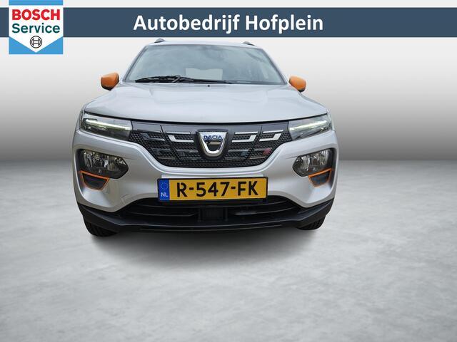 Dacia Spring Comfort Plus (Orange Pack) 27 kWh 1e Eigenaar | Elektrisch | Airco | LM-Velgen | Dakrail | El ramen V+A | Camera | Centrale vergrendeling | 13.091 KM!!