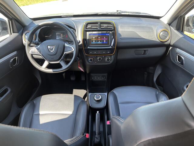 Dacia Spring Comfort Plus (Orange Pack) 27 kWh / Camera / Navigatie / Airco /