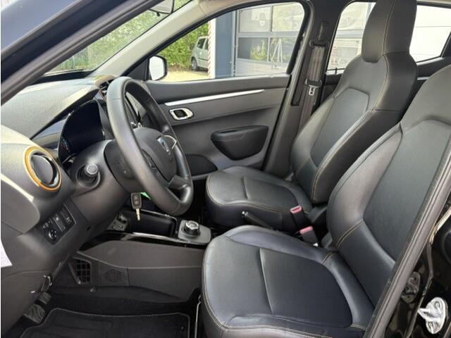 Dacia Spring Comfort Plus 27 kWh (SOH 92,8%) | Airco | Camera achter | Ramen en spiegels voor elektrisch bedienbaar |