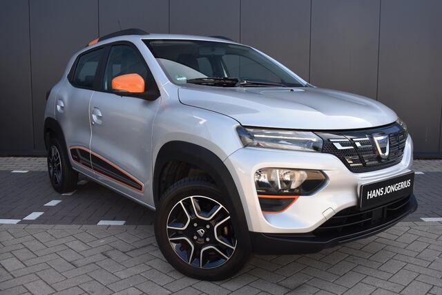Dacia Spring Comfort Plus (Orange Pack) 27 kWh NAVIGATIE | CAMERA ACHTER | SNELLADER | SENSOREN ACHTER | BLUETOOTH | DEALER ONDERHOUDEN | AIRCO |