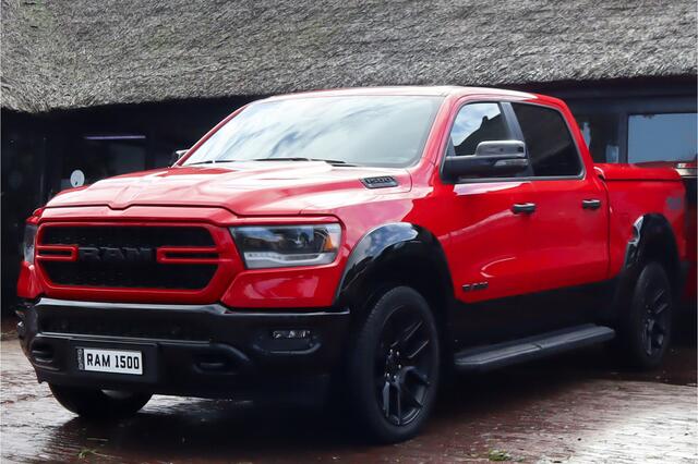Dodge 1500 Ram 5.7 V8 4x4 Crew Cab | Breed Set | 22 Inch Velgen | 230 Liter LPG | 3500 kg Trekhaak | Stoel-\stuurverwarming | Schuif-kantel dak | Apple carplay & Aindroid auto
