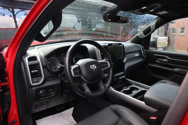Dodge 1500 Ram 5.7 V8 4x4 Crew Cab | Breed Set | 22 Inch Velgen | 230 Liter LPG | 3500 kg Trekhaak | Stoel-\stuurverwarming | Schuif-kantel dak | Apple carplay & Aindroid auto